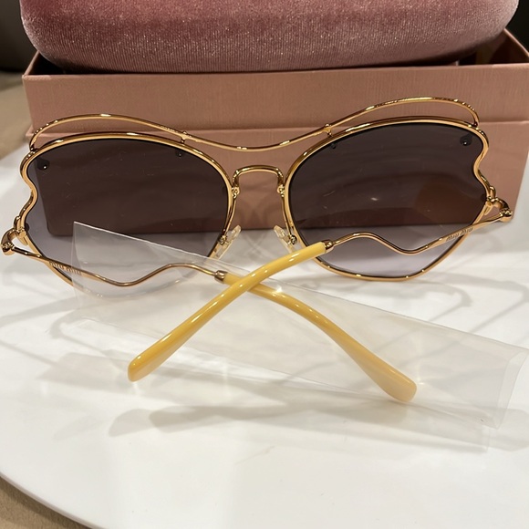 MIU MIU SUNGLASSES BRAND NEW 56R 65-19 70E-3E2 - Picture 5 of 6